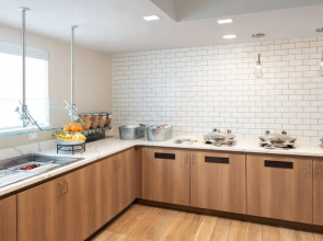 Residence Inn Las Vegas Convention Center by Marriott