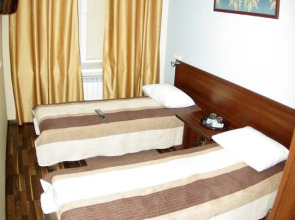 Отель Дарницкий