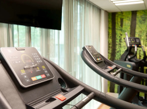 Отель NH Madrid Ventas