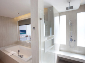 Le Meridien Khao Lak Resort & Spa