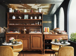 NEWHOTEL REPUBLIQUE (ex Albert's Hotel)