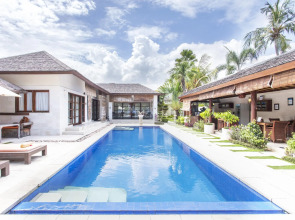 Frangipani Beach Hotel