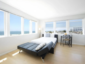 Air Venice on the Beach