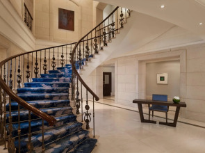 Отель Al Habtoor Palace