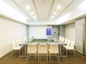 Отель NH Milano 2