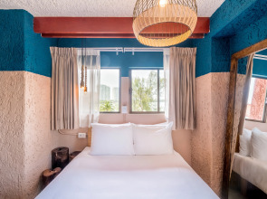 Отель Selina Cancun Laguna Hotel Zone