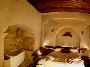 El Puente Cave Hotel