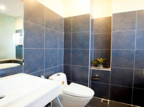 The Noble Swan Central Dong Du Hotel