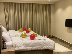 King of Pharaohs Pyramids View