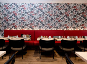 Kyriad Paris 10 - Canal Saint Martin - République