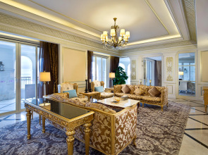 Отель Crowne Plaza Resort Sanya Bay