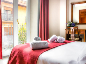 Отель Reina Cristina