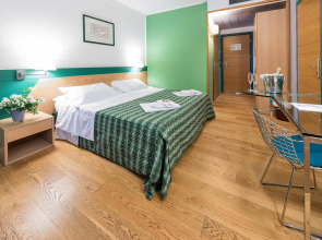 West Point Airport Hotel