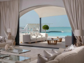 Anantara Santorini Abu Dhabi Retreat - Adults Only