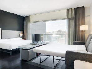 Отель ILUNION Atrium