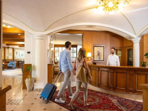 Lido Hotel & Apartments