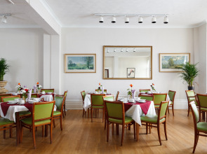 Pearl and Pebbles Hotel