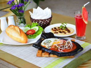 Vaia Hoi An Boutique Hotel