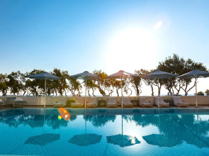 Memories Beach Hotel