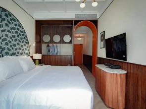 Sugar Marina POP, Kata Beach