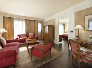 Отель Sevilla Center