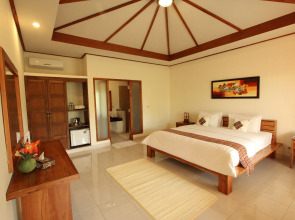 Puri Sari Beach Hotel