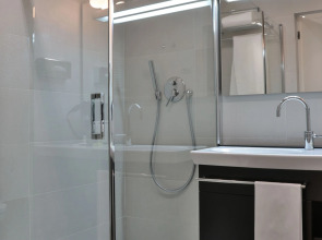 Отель Unahotels San Vitale Bologna