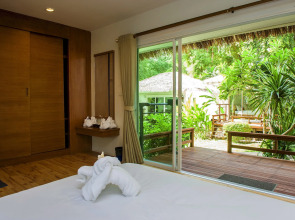 Larissa Samed resort