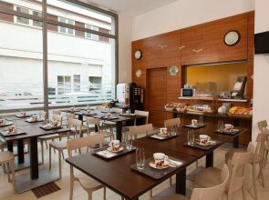 Appart'City Confort Paris Clichy Mairie