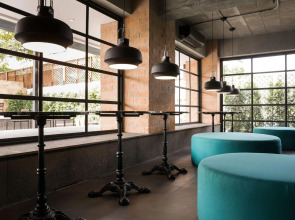 Theorie Hotel Sukhumvit 107 by SLH