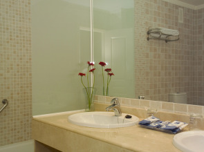 Holiday World RIWO - Teens Hotel