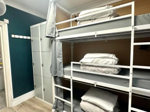 Smart Hyde Park View - Hostel