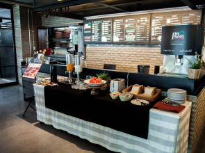 De Botan Srinakarin Hotel & Residence