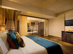 Kupu Kupu Jimbaran Beach Club & Spa by Loccitane