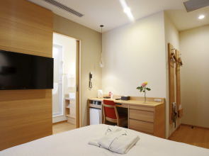 Red Roof Inn & Suites Osaka - Namba/Nippombashi