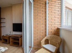 V Dvukh Shagakh na Festivalnom