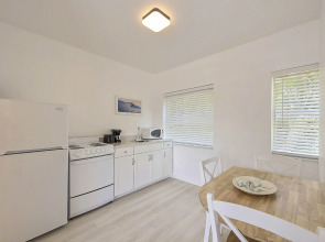 Sea Beach Plaza - Near Jungle Queen Riverboat