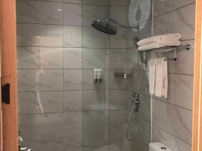 Vienna Hotel (Newly Renovated 2025)