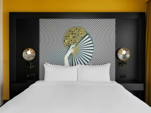 Renaissance Zürich Tower Hotel