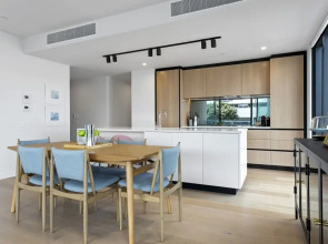 Modern & elegant living Wynyard Quarter