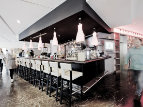 Отель Arcotel John F 