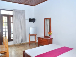 Green Shadows Beach Hotel