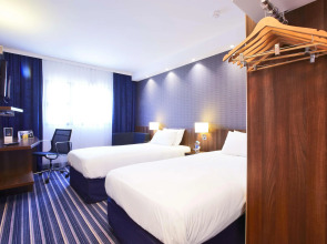 Holiday Inn Express Marseille Airport by IHG