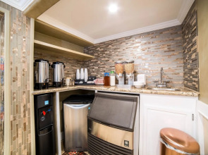 Nite Inn - Walking Distance to Universal Studios Hollywood