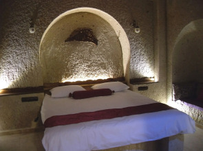 El Puente Cave Hotel