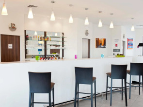 Holiday Inn Express Marseille Airport by IHG