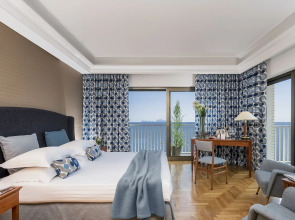 Отель Royal Continental Hotel Naples