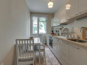 Beautiful Jewel in the TOP Centre