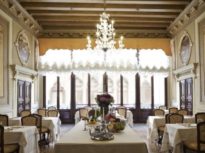 Palazzo Paruta & Wellness Apartments