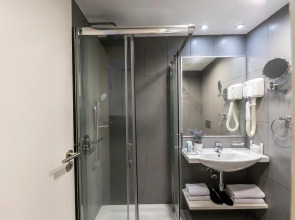 Crystal Springs Beach Hotel